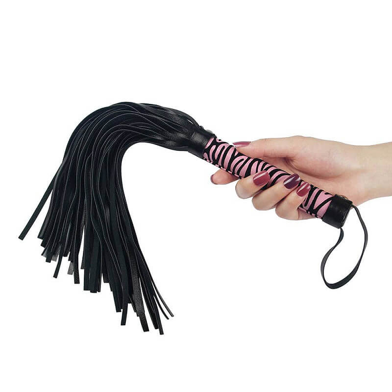 LoveToy Whip Me Baby kožený růžový bič