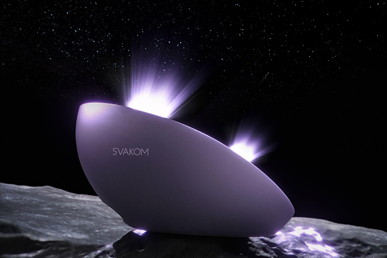 Svakom Pulse Galaxie (Metallic Lilac), sonický stimulátor s projektorem hvězd