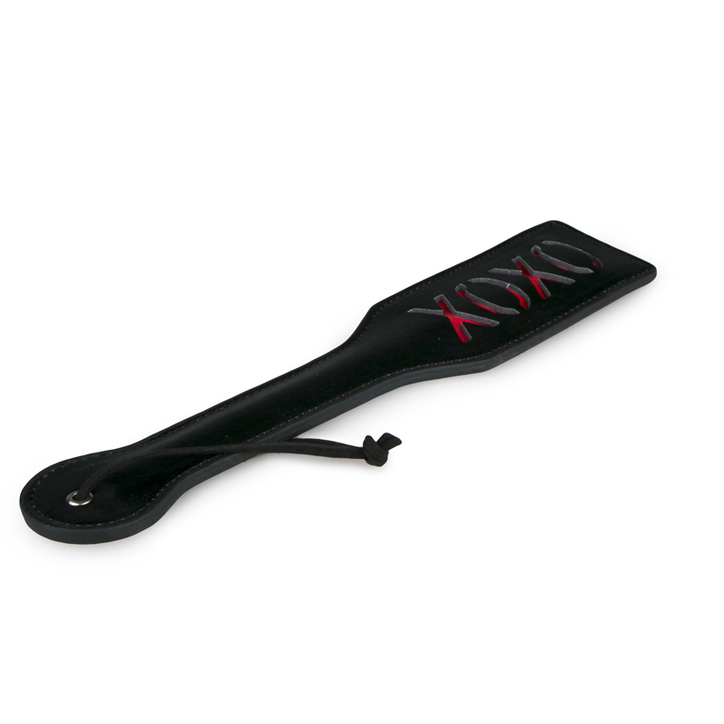 Plácačka EasyToys Black Leather Paddle XOXO černá kožená